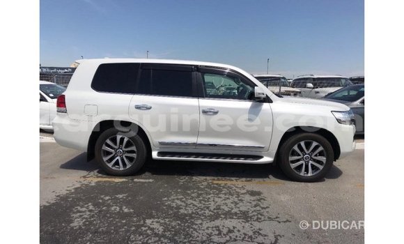 Buy Import Toyota Land Cruiser White Car in Import - Dubai in Conakry Buy Import Toyota Land Cruiser White Car in Import - Dubai in Conakry