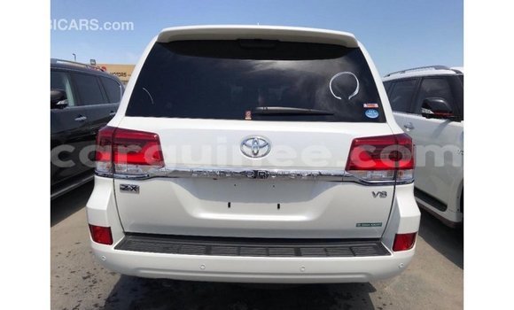 Buy Import Toyota Land Cruiser White Car in Import - Dubai in Conakry Buy Import Toyota Land Cruiser White Car in Import - Dubai in Conakry
