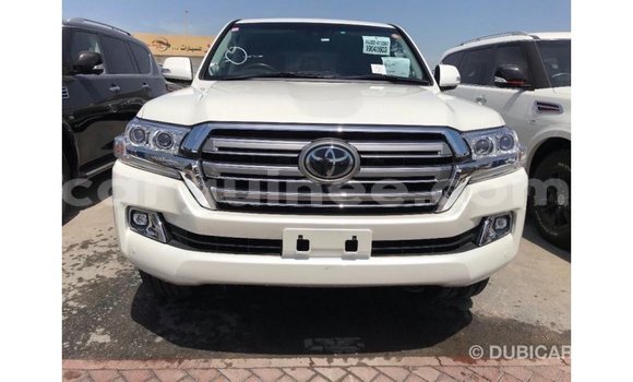 Buy Import Toyota Land Cruiser White Car in Import - Dubai in Conakry Buy Import Toyota Land Cruiser White Car in Import - Dubai in Conakry