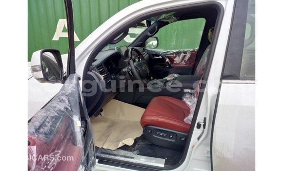 Acheter Import Voiture Lexus LX Blanc à Import - Dubai, Conakry Acheter Import Voiture Lexus LX Blanc à Import - Dubai, Conakry