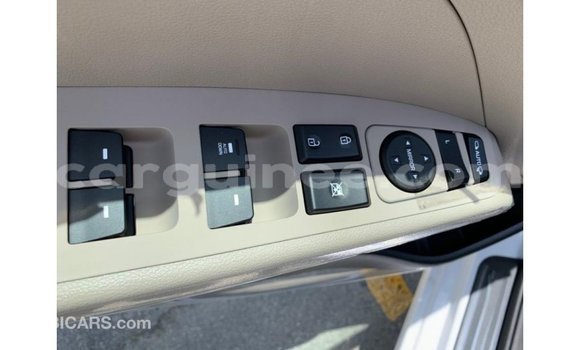 Buy Import Hyundai Elantra White Car in Import - Dubai in Conakry Buy Import Hyundai Elantra White Car in Import - Dubai in Conakry