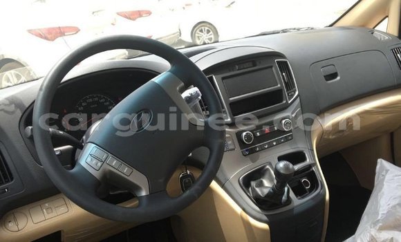 Buy Import Hyundai Accent White Car in Import - Dubai in Conakry Buy Import Hyundai Accent White Car in Import - Dubai in Conakry