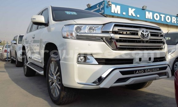 Buy Import Toyota Land Cruiser White Car in Import - Dubai in Conakry Buy Import Toyota Land Cruiser White Car in Import - Dubai in Conakry