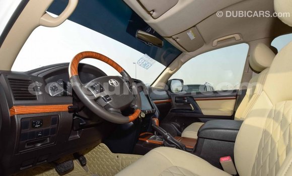 Buy Import Toyota Land Cruiser White Car in Import - Dubai in Conakry Buy Import Toyota Land Cruiser White Car in Import - Dubai in Conakry