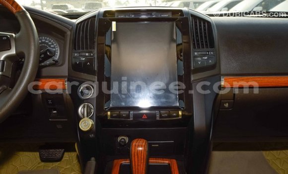 Buy Import Toyota Land Cruiser White Car in Import - Dubai in Conakry Buy Import Toyota Land Cruiser White Car in Import - Dubai in Conakry