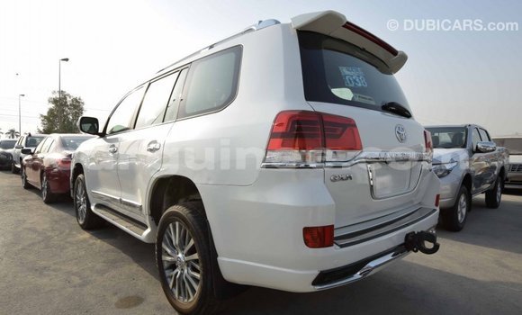 Buy Import Toyota Land Cruiser White Car in Import - Dubai in Conakry Buy Import Toyota Land Cruiser White Car in Import - Dubai in Conakry