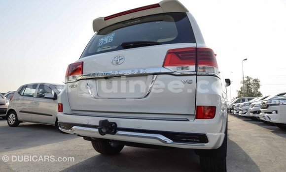 Buy Import Toyota Land Cruiser White Car in Import - Dubai in Conakry Buy Import Toyota Land Cruiser White Car in Import - Dubai in Conakry