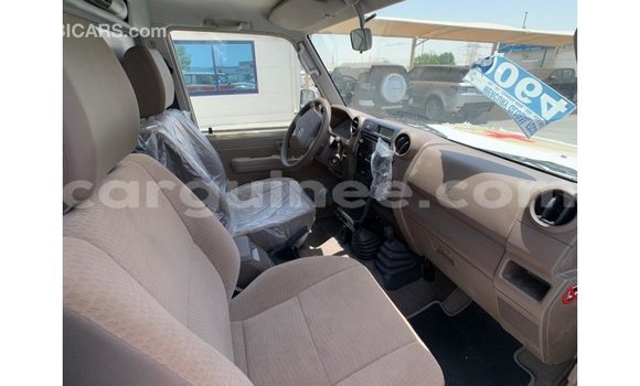 Buy Import Toyota Land Cruiser White Car in Import - Dubai in Conakry Buy Import Toyota Land Cruiser White Car in Import - Dubai in Conakry