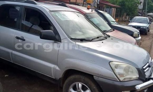 Buy Used Kia Sportage Silver Car in Conakry in Conakry Buy Used Kia Sportage Silver Car in Conakry in Conakry