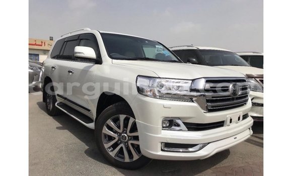 Buy Import Toyota Land Cruiser White Car in Import - Dubai in Conakry Buy Import Toyota Land Cruiser White Car in Import - Dubai in Conakry