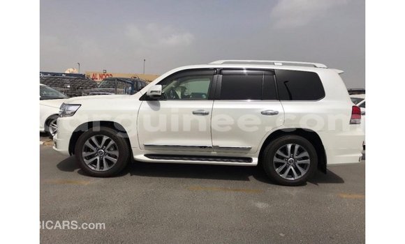 Buy Import Toyota Land Cruiser White Car in Import - Dubai in Conakry Buy Import Toyota Land Cruiser White Car in Import - Dubai in Conakry