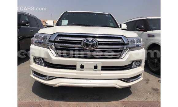 Buy Import Toyota Land Cruiser White Car in Import - Dubai in Conakry Buy Import Toyota Land Cruiser White Car in Import - Dubai in Conakry