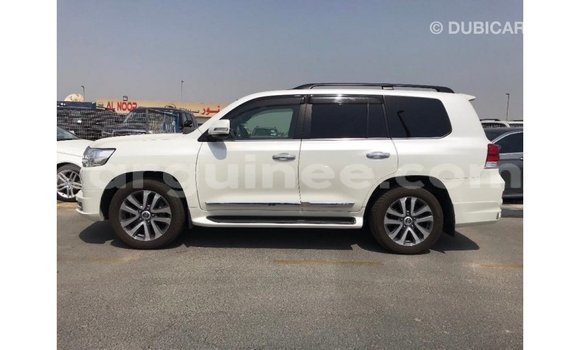 Buy Import Toyota Land Cruiser White Car in Import - Dubai in Conakry Buy Import Toyota Land Cruiser White Car in Import - Dubai in Conakry