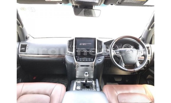 Buy Import Toyota Land Cruiser White Car in Import - Dubai in Conakry Buy Import Toyota Land Cruiser White Car in Import - Dubai in Conakry