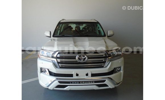Buy Import Toyota Land Cruiser White Car in Import - Dubai in Conakry Buy Import Toyota Land Cruiser White Car in Import - Dubai in Conakry