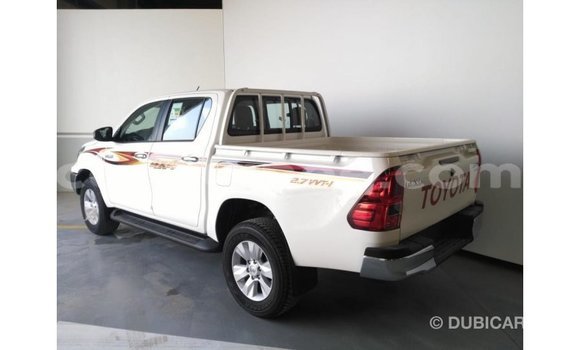 Acheter Import Voiture Toyota Hilux Blanc à Import - Dubai, Conakry Acheter Import Voiture Toyota Hilux Blanc à Import - Dubai, Conakry