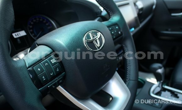 Acheter Import Voiture Toyota Hilux Noir à Import - Dubai, Conakry Acheter Import Voiture Toyota Hilux Noir à Import - Dubai, Conakry