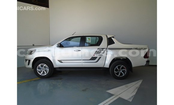 Acheter Import Voiture Toyota Hilux Blanc à Import - Dubai, Conakry Acheter Import Voiture Toyota Hilux Blanc à Import - Dubai, Conakry