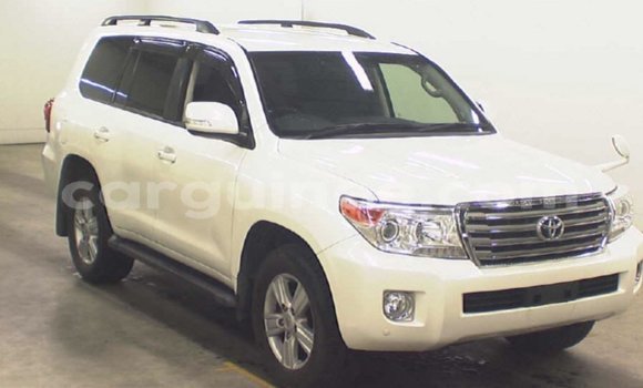 Buy Import Toyota Land Cruiser White Car in Import - Dubai in Conakry Buy Import Toyota Land Cruiser White Car in Import - Dubai in Conakry