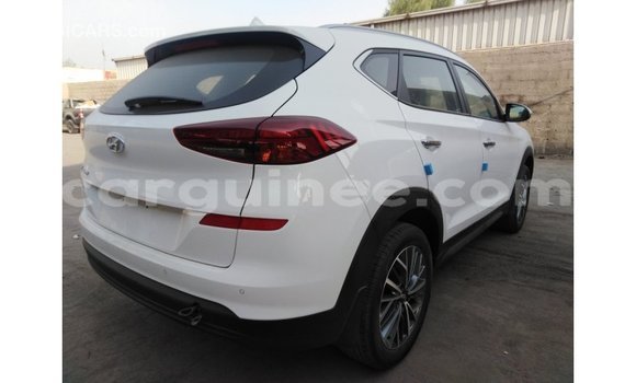 Buy Import Hyundai Tucson White Car in Import - Dubai in Conakry Buy Import Hyundai Tucson White Car in Import - Dubai in Conakry