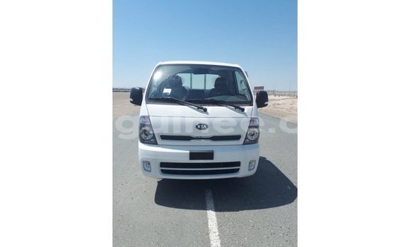 Buy Import Kia Carens White Car in Import - Dubai in Conakry Buy Import Kia Carens White Car in Import - Dubai in Conakry