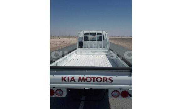 Buy Import Kia Carens White Car in Import - Dubai in Conakry Buy Import Kia Carens White Car in Import - Dubai in Conakry