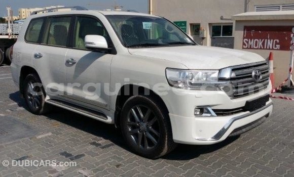 Buy Import Toyota Land Cruiser White Car in Import - Dubai in Conakry Buy Import Toyota Land Cruiser White Car in Import - Dubai in Conakry