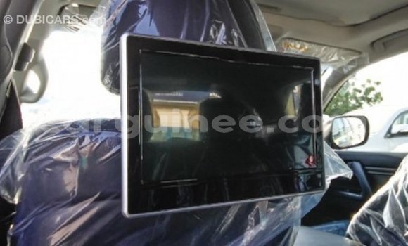 Buy Import Toyota Land Cruiser White Car in Import - Dubai in Conakry Buy Import Toyota Land Cruiser White Car in Import - Dubai in Conakry