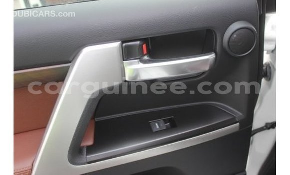 Buy Import Toyota Land Cruiser White Car in Import - Dubai in Conakry Buy Import Toyota Land Cruiser White Car in Import - Dubai in Conakry