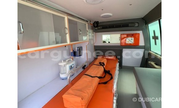 Buy Import Toyota Land Cruiser Beige Car in Import - Dubai in Conakry Buy Import Toyota Land Cruiser Beige Car in Import - Dubai in Conakry