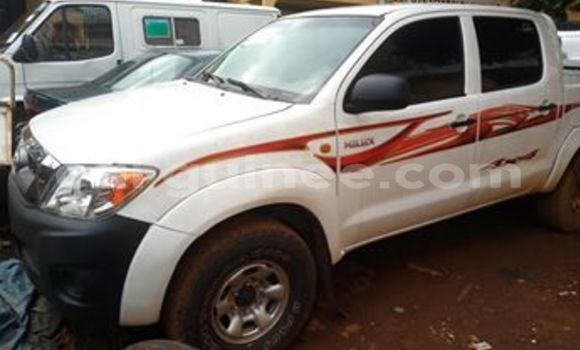 Buy Used Toyota Hilux White Car in Conakry in Conakry Buy Used Toyota Hilux White Car in Conakry in Conakry
