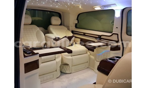 Acheter Import Voiture Mercedes-Benz 250 Noir à Import - Dubai, Conakry Acheter Import Voiture Mercedes-Benz 250 Noir à Import - Dubai, Conakry