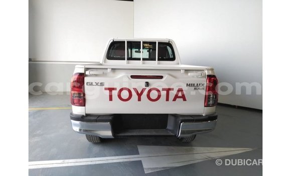 Buy Import Toyota Hilux White Car in Import - Dubai in Conakry Buy Import Toyota Hilux White Car in Import - Dubai in Conakry