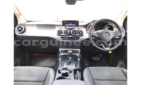 Acheter Import Voiture Mercedes-Benz 250 Bleu à Import - Dubai, Conakry Acheter Import Voiture Mercedes-Benz 250 Bleu à Import - Dubai, Conakry