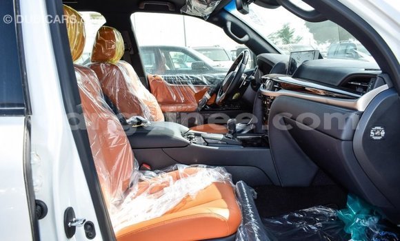 Acheter Import Voiture Lexus LX Blanc à Import - Dubai, Conakry Acheter Import Voiture Lexus LX Blanc à Import - Dubai, Conakry