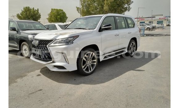 Acheter Import Voiture Lexus LX Blanc à Import - Dubai, Conakry Acheter Import Voiture Lexus LX Blanc à Import - Dubai, Conakry