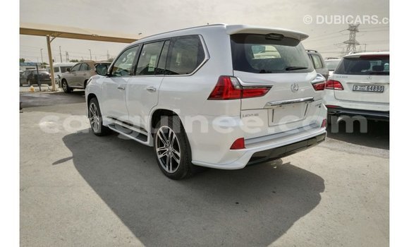 Acheter Import Voiture Lexus LX Blanc à Import - Dubai, Conakry Acheter Import Voiture Lexus LX Blanc à Import - Dubai, Conakry