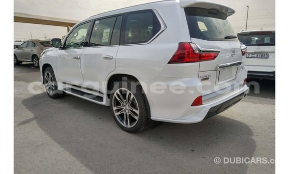 Acheter Import Voiture Lexus LX Blanc à Import - Dubai, Conakry Acheter Import Voiture Lexus LX Blanc à Import - Dubai, Conakry