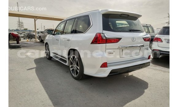 Acheter Import Voiture Lexus LX Blanc à Import - Dubai, Conakry Acheter Import Voiture Lexus LX Blanc à Import - Dubai, Conakry