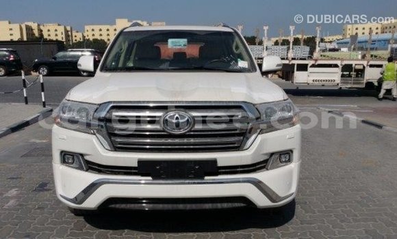 Buy Import Toyota Land Cruiser White Car in Import - Dubai in Conakry Buy Import Toyota Land Cruiser White Car in Import - Dubai in Conakry