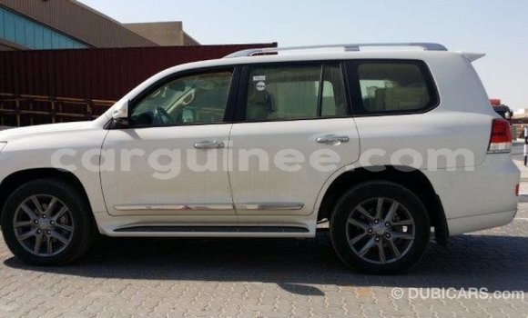 Buy Import Toyota Land Cruiser White Car in Import - Dubai in Conakry Buy Import Toyota Land Cruiser White Car in Import - Dubai in Conakry