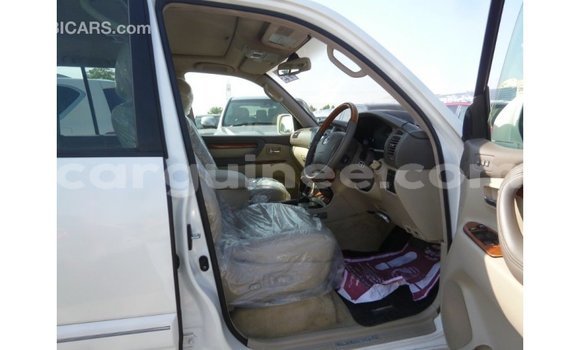 Buy Import Toyota Land Cruiser White Car in Import - Dubai in Conakry Buy Import Toyota Land Cruiser White Car in Import - Dubai in Conakry