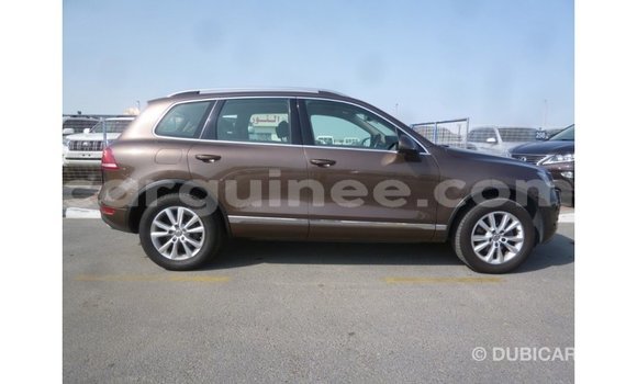 Acheter Import Voiture Volkswagen Touareg Marron à Import - Dubai, Conakry Acheter Import Voiture Volkswagen Touareg Marron à Import - Dubai, Conakry