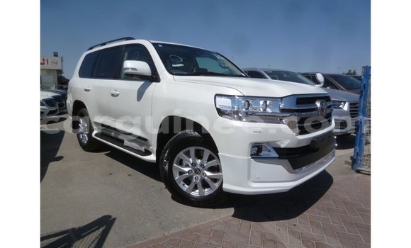 Acheter Import Voiture Toyota Land Cruiser Blanc à Import - Dubai, Conakry Acheter Import Voiture Toyota Land Cruiser Blanc à Import - Dubai, Conakry