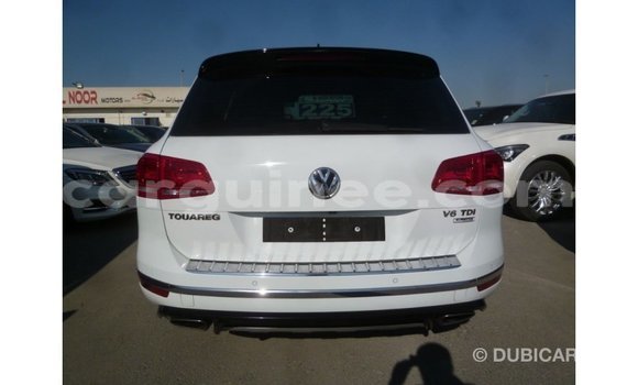 Acheter Import Voiture Volkswagen Touareg Blanc à Import - Dubai, Conakry Acheter Import Voiture Volkswagen Touareg Blanc à Import - Dubai, Conakry