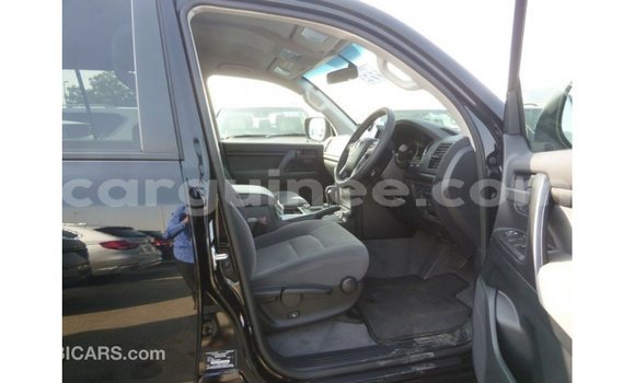 Acheter Import Voiture Toyota Land Cruiser Noir à Import - Dubai, Conakry Acheter Import Voiture Toyota Land Cruiser Noir à Import - Dubai, Conakry