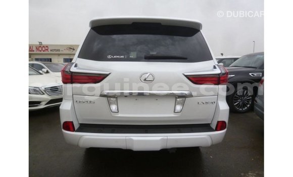 Acheter Import Voiture Lexus LX Blanc à Import - Dubai, Conakry Acheter Import Voiture Lexus LX Blanc à Import - Dubai, Conakry