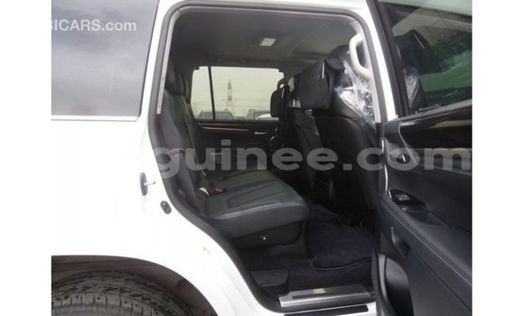 Acheter Import Voiture Lexus LX Blanc à Import - Dubai, Conakry Acheter Import Voiture Lexus LX Blanc à Import - Dubai, Conakry