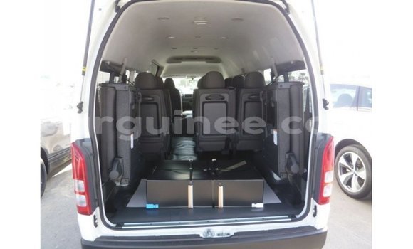 Buy Import Toyota Hiace White Car in Import - Dubai in Conakry Buy Import Toyota Hiace White Car in Import - Dubai in Conakry