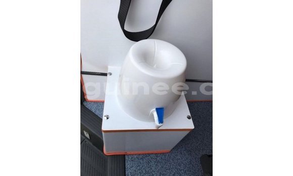 Acheter Import Voiture Toyota Hiace Blanc à Import - Dubai, Conakry Acheter Import Voiture Toyota Hiace Blanc à Import - Dubai, Conakry